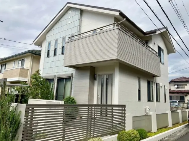 市川塗装が施工した大和ハウス住宅の屋根カバー・外壁塗装施工後