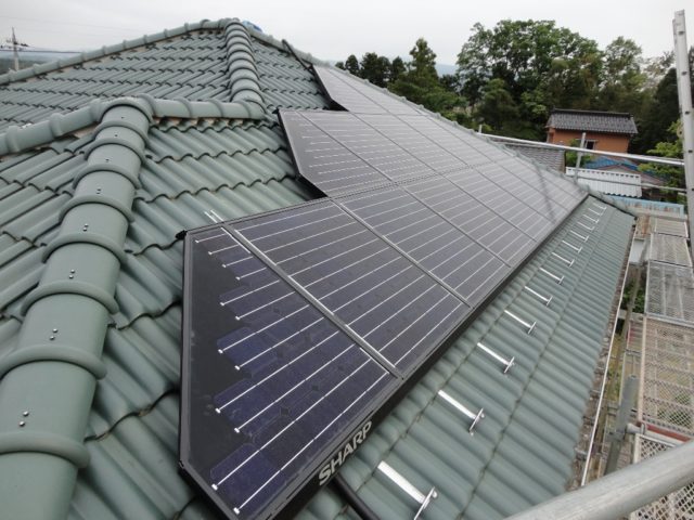 太陽光パネル　屋根塗装