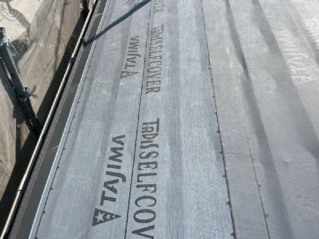 屋根カバー工事