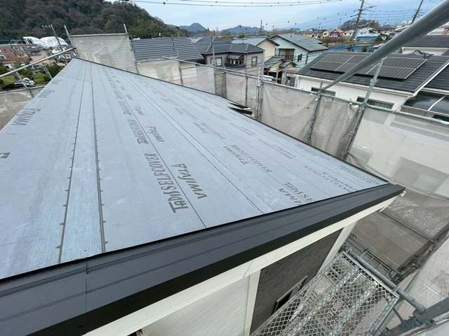 屋根工事で施工したルーフィング（屋根の下葺き防水シート）の写真